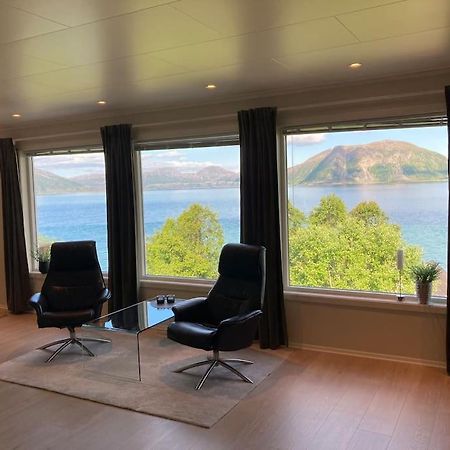 Fantastic View, Quiet And Relaxing By The Sea Villa Kvaloya Exterior foto